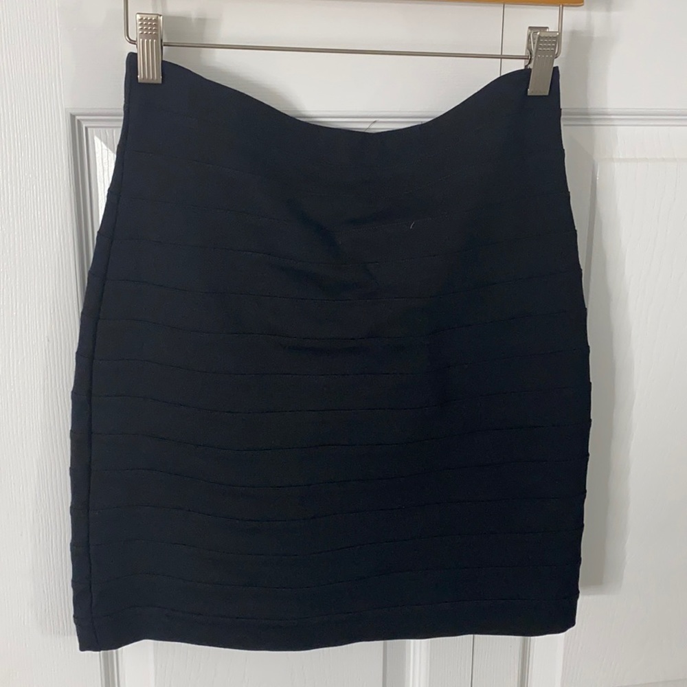 Express banded skirt